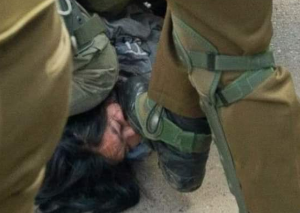 Carabineros inicia investigación administrativa por funcionario que pisó en la cara a detenido en Collipulli Carabineros inicia investigación administrativa por funcionario que pisó en la cara a detenido en Collipulli