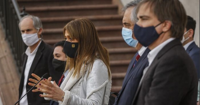 Eventual aplazamiento de elección de gobernadores y eliminación de inhabilidades: las claves de la cita entre el Presidente y Chile Vamos Eventual aplazamiento de elección de gobernadores y eliminación de inhabilidades: las claves de la cita entre el Presidente y Chile Vamos
