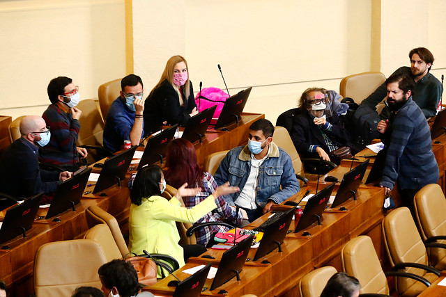 Bancada frenteamplista exige al Gobierno presentar proyecto para habilitar voto domiciliario para personas con Covid-19 Bancada frenteamplista exige al Gobierno presentar proyecto para habilitar voto domiciliario para personas con Covid-19