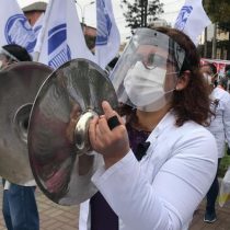 Médicos en Perú hacen huelga 