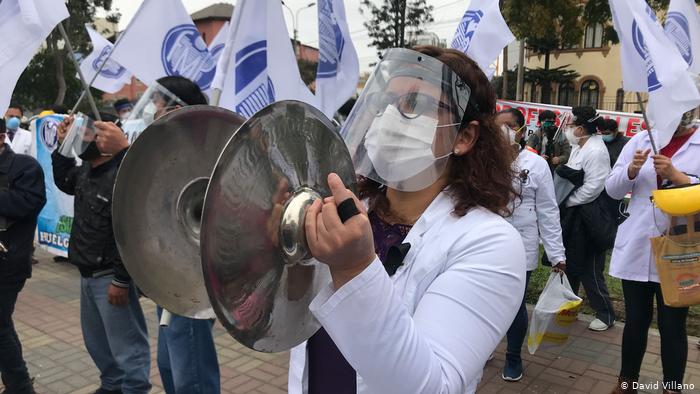 Médicos en Perú hacen huelga “porque nos están matando” Médicos en Perú hacen huelga