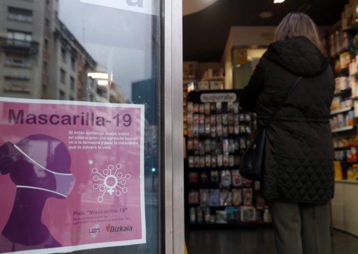 El confinamiento deja a las mujeres solas ante el maltrato El confinamiento deja a las mujeres solas ante el maltrato