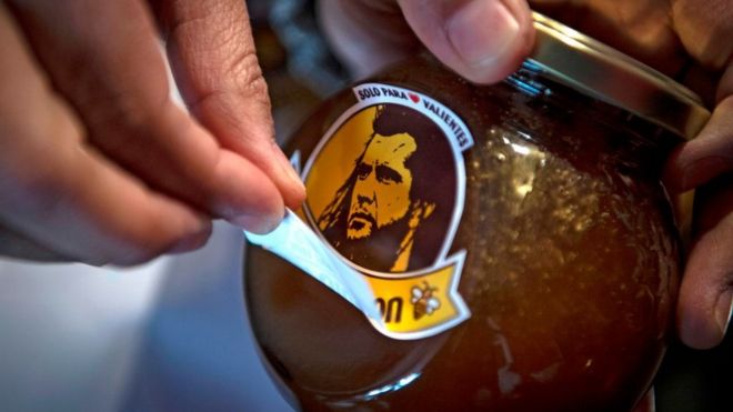 La marca chilena Miel Gibson cambia de logo tras las “amenazas” de los abogados del actor de Hollywood La marca chilena Miel Gibson cambia de logo tras las “amenazas” de los abogados del actor de Hollywood