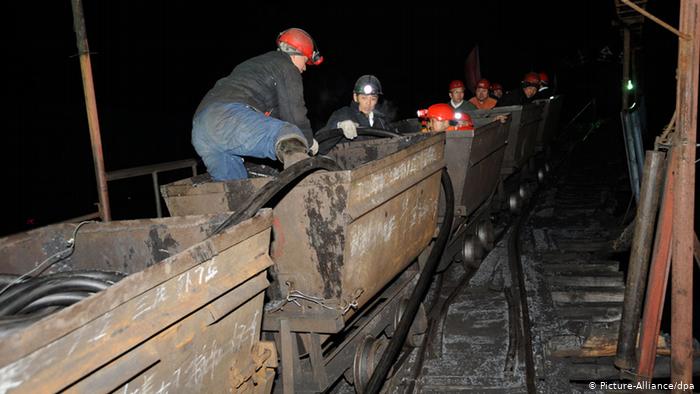 Escape de gas deja a 17 mineros atrapados en China Escape de gas deja a 17 mineros atrapados en China