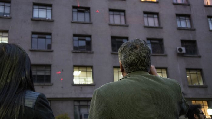 Bulnes Intervenido: convocan a versión virtual de acción urbana que ilumina las huellas de las balas del golpe de estado en el Paseo Bulnes Bulnes Intervenido: convocan a versión virtual de acción urbana que ilumina las huellas de las balas del golpe de estado en el Paseo Bulnes