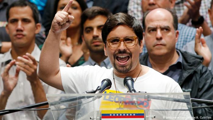 Opositor Freddy Guevara deja la Embajada de Chile en Caracas tras 1.040 días Opositor Freddy Guevara deja la Embajada de Chile en Caracas tras 1.040 días