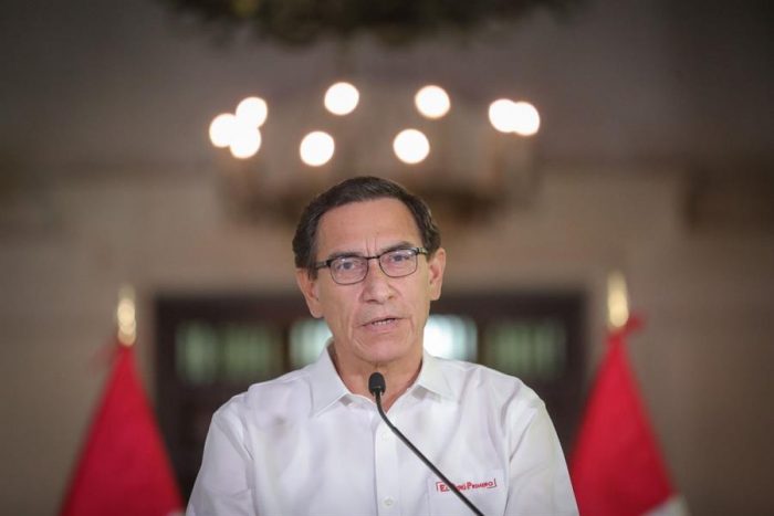 Vizcarra pide disculpas, habla de traición y “chismes” en juicio político en su contra iniciado por el Congreso de Perú Vizcarra pide disculpas, habla de traición y