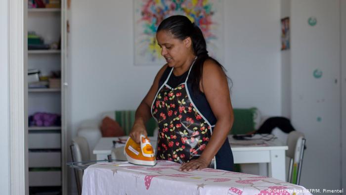 Empleadas domésticas en Brasil, golpeadas por la pandemia Empleadas domésticas en Brasil, golpeadas por la pandemia