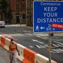 Rebrote en Reino Unido: Inglaterra multará hasta con 13.000 dólares a quien incumpla autoconfinamiento