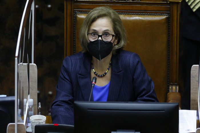 Presidenta del Senado atribuye a «error computacional» pagos excesivos a funcionarios y sostiene que «no es ningún escándalo» Presidenta del Senado atribuye a