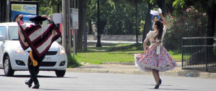 Campaña busca apoyar a folcloristas y cuequeros afectados por cancelación de fondas y ramadas Campaña busca apoyar a folcloristas y cuequeros afectados por cancelación de fondas y ramadas