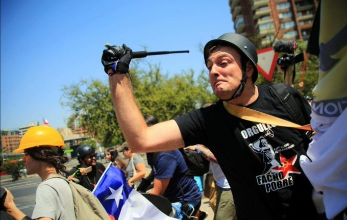 Justicia prohíbe a Sebastián Izquierdo asistir a las marchas del “Rechazo” Justicia prohíbe a Sebastián Izquierdo asistir a las marchas del