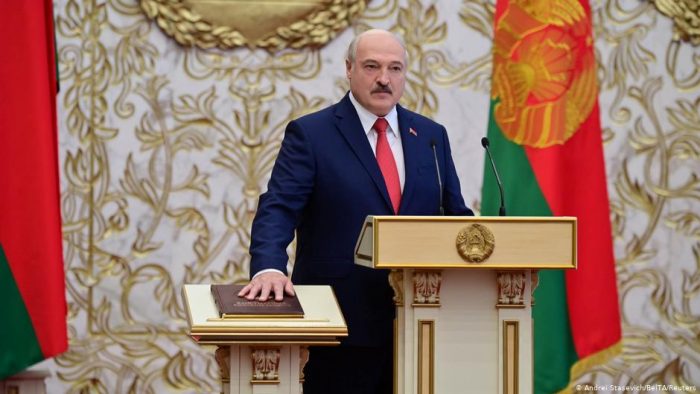Bielorrusia: Lukashenko, investido para su sexto mandato en ceremonia secreta Bielorrusia: Lukashenko, investido para su sexto mandato en ceremonia secreta