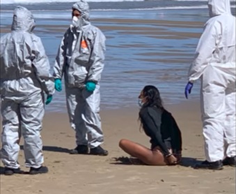 Mujer con covid-19 fue detenida tras ser sorprendida practicando surf en España Mujer con covid-19 fue detenida tras ser sorprendida practicando surf en España