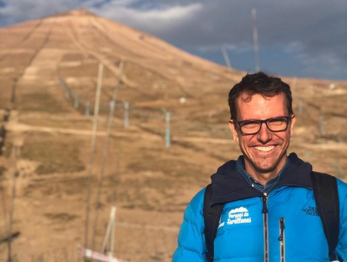 Gerente general El Colorado – Farellones: ”Aunque siguiera cayendo nieve hasta diciembre, nosotros no vamos a aumentar los cupos de distanciamientos mínimos” Gerente general El Colorado - Farellones: ”Aunque siguiera cayendo nieve hasta diciembre, nosotros no vamos a aumentar los cupos de distanciamientos mínimos”