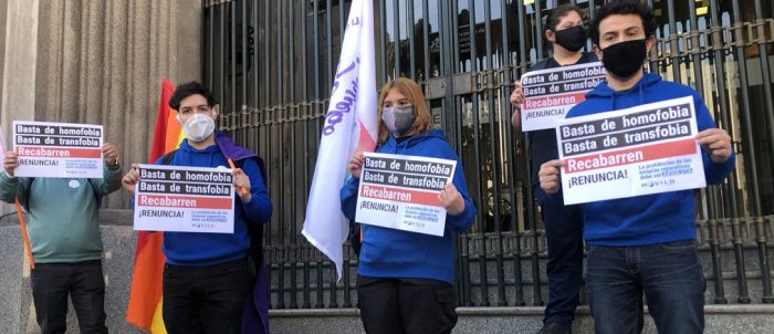 Protestas en el frontis del Ministerio de Justicia por las terapias que “curan” la orientación sexual y expresión de género Protestas en el frontis del Ministerio de Justicia por las terapias que “curan” la orientación sexual y expresión de género