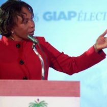 Grupos organizados amenazan de muerte a mujeres líderes políticas opositoras en Haití