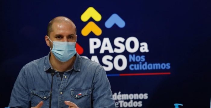 Criticado plan del Gobierno “Fondéate en tu casa” excluirá a comunas en el paso uno del desconfinamiento Criticado plan del Gobierno “Fondéate en tu casa” excluirá a comunas en el paso uno del desconfinamiento