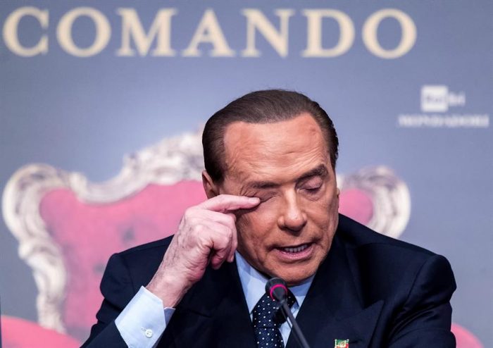 Silvio Berlusconi es ingresado en un hospital de Milán tras dar positivo por COVID-19