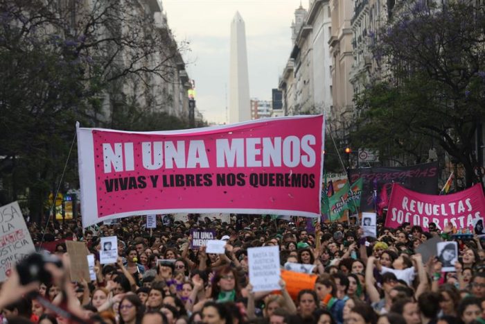Argentina registra un feminicidio cada 34 horas en los seis meses de pandemia Argentina registra un feminicidio cada 34 horas en los seis meses de pandemia