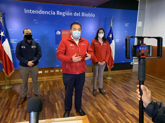Intendente Giacamán descartó asperezas con ministros tras reprimenda del Gobierno por resistirse al plan “Fondéate en tu casa” Intendente Giacamán descartó asperezas con ministros tras reprimenda del Gobierno por resistirse al plan “Fondéate en tu casa”
