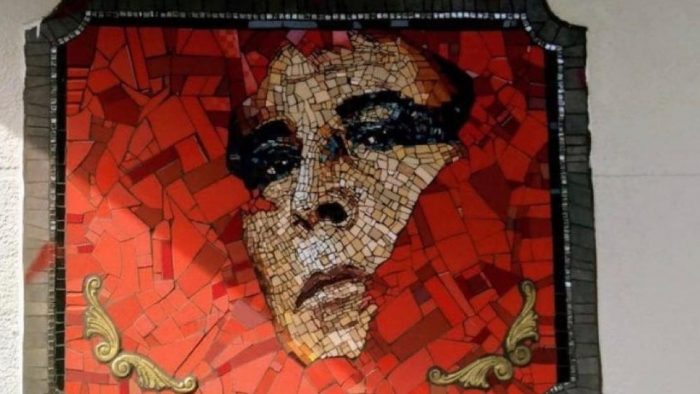 Ministerio de las Culturas condenó vandalización de mosaico en homenaje a Pedro Lemebel Ministerio de las Culturas condenó vandalización de mosaico en homenaje a Pedro Lemebel