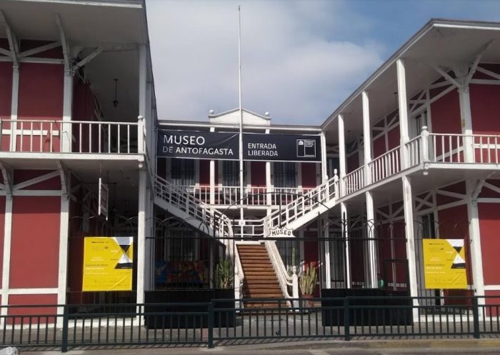 Condenan a tres años de cárcel a joven que robó armas de la Guerra del Pacífico desde Museo Regional de Antofagasta Condenan a tres años de cárcel a joven que robó armas de la Guerra del Pacífico desde Museo Regional de Antofagasta
