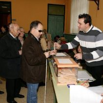 Fundación Chilena para la Discapacidad critica falta de protocolos para facilitar votación de personas ciegas en plebiscito
