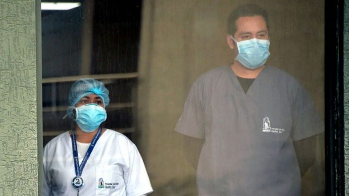 «El covid-19 no es una pandemia»: los científicos que creen que el coronavirus es una sindemia (y qué significa esto para su tratamiento)