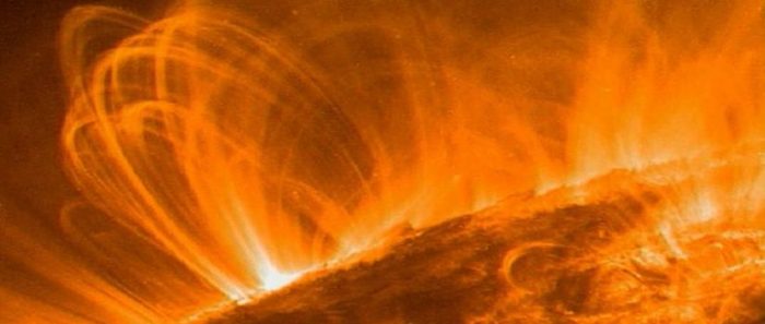 El mayor misterio que oculta el Sol: por qué su corona es cientos de veces más caliente que su superficie El mayor misterio que oculta el Sol: por qué su corona es cientos de veces más caliente que su superficie
