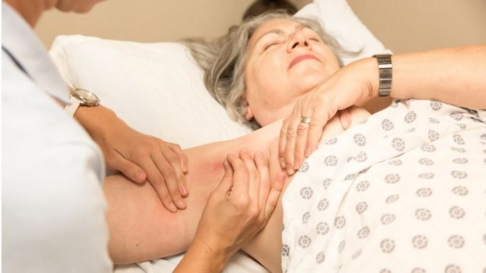 Cáncer de mama: el trastorno que puede afectar a las mujeres operadas de un tumor en el pecho (y qué se puede hacer para reducir sus riesgos) Cáncer de mama: el trastorno que puede afectar a las mujeres operadas de un tumor en el pecho (y qué se puede hacer para reducir sus riesgos)