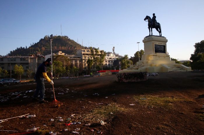 Pablo Ortúzar y el futuro de la estatua del general Baquedano: «Tenemos la posibilidad de usarla como un primer símbolo de un nuevo Chile» Pablo Ortúzar y el futuro de la estatua del general Baquedano: