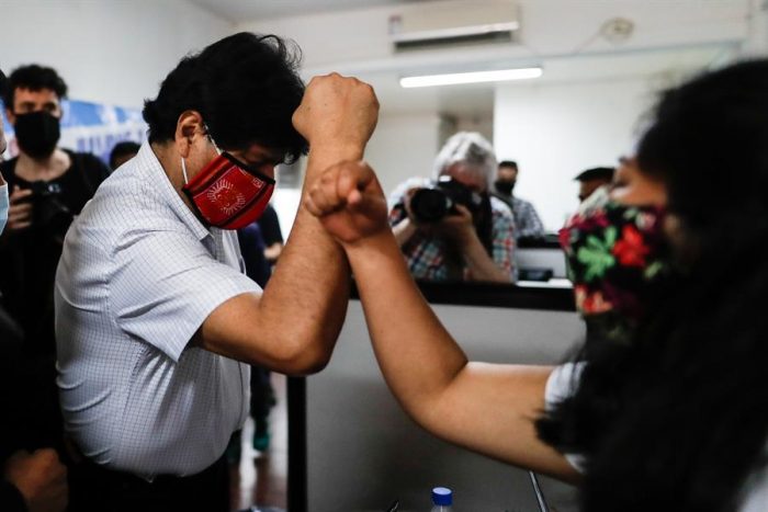 Evo Morales celebra triunfo del MAS en Bolivia: “Ahora vamos a devolver la dignidad y la libertad al pueblo” Evo Morales celebra triunfo del MAS en Bolivia: “Ahora vamos a devolver la dignidad y la libertad al pueblo”