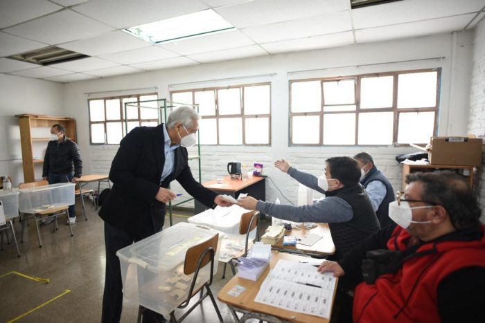 Heraldo Muñoz ejerció su derecho a voto: «Hoy será un gran día, va a marcar un hito en la historia de nuestro país» Heraldo Muñoz ejerció su derecho a voto: