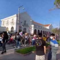 Manifestantes se toman las calles de Concepción y La Serena un día después del primer aniversario del 18-O