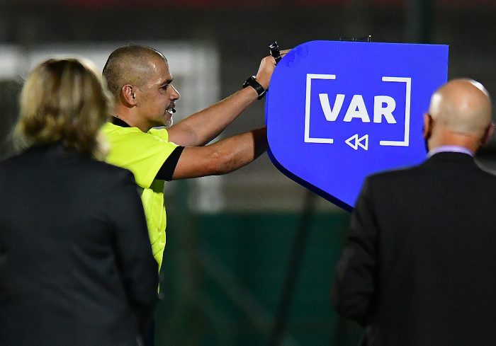 «Robo inaceptable»: Gobierno se suma a las críticas por penal no cobrado a favor de Chile y pide que Conmebol libere los audios del VAR