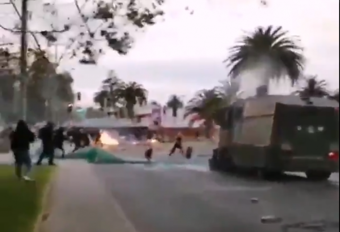 Incidentes en Iquique y La Serena en el marco de las explicaciones del general director Mario Rozas por lo sucedido en puente Pío Nono Incidentes en Iquique y La Serena en el marco de las explicaciones del general director Mario Rozas por lo sucedido en puente Pío Nono