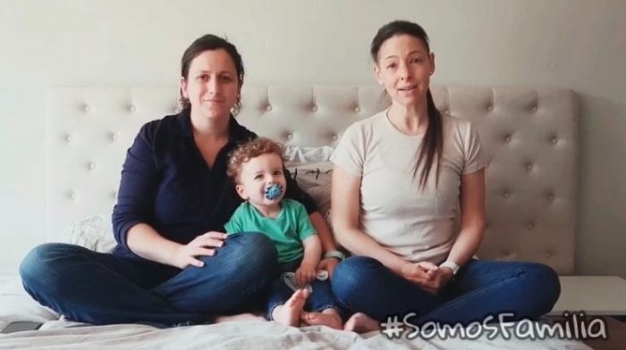 Exclusivo: estudio devela la realidad que viven menores provenientes de familias LGBT quienes no gozan de derechos filiativos como los nacidos de parejas heterosexuales Exclusivo: estudio devela la realidad que viven menores provenientes de familias LGBT quienes no gozan de derechos filiativos como los nacidos de parejas heterosexuales