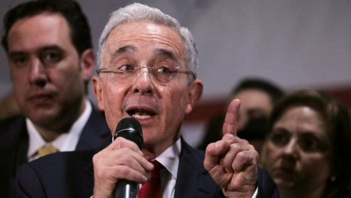 Álvaro Uribe recupera su libertad en Colombia: ¿cómo sigue el histórico juicio en su contra?