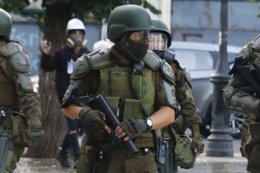 Carabineros es ya un problema de seguridad nacional, por lo que urge su refundación Carabineros es ya un problema de seguridad nacional, por lo que urge su refundación