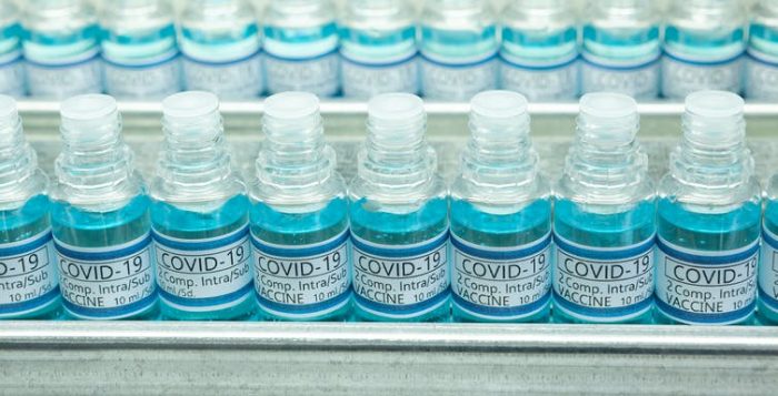 Compromiso histórico para la producción de vacunas seguras frente a la Covid-19 Compromiso histórico para la producción de vacunas seguras frente a la Covid-19