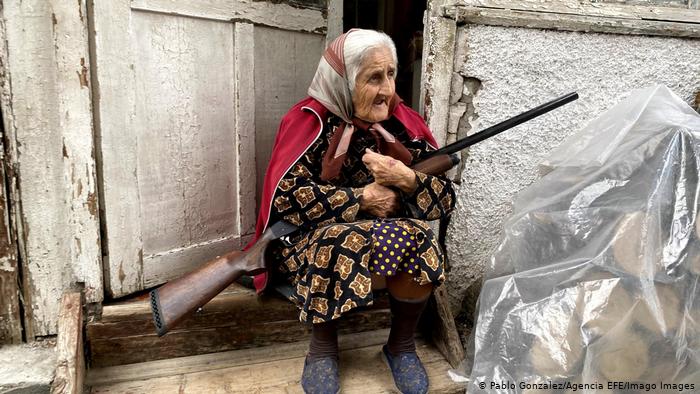 Entra en vigor el alto al fuego acordado por Armenia y Azerbaiyán, y se acusan mutuamente de violarlo Entra en vigor el alto al fuego acordado por Armenia y Azerbaiyán, y se acusan mutuamente de violarlo