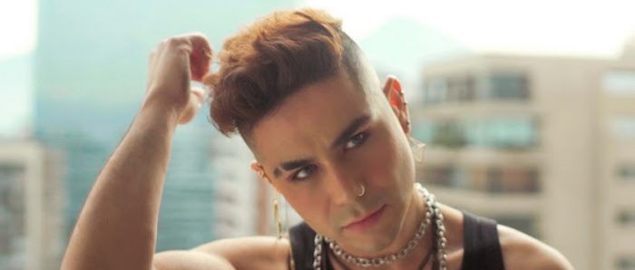 Cineasta, Iñaki, lanza su primer single como cantautor revisando las diferentes formas de amar Cineasta, Iñaki, lanza su primer single como cantautor revisando las diferentes formas de amar