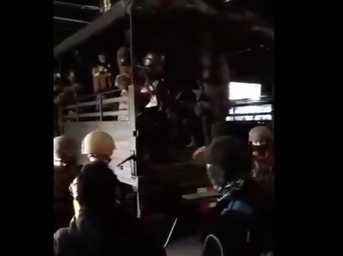 Intensas manifestaciones en Puente Alto dejaron un saldo de 8 detenidos, 3 carabineros heridos y un Sapu destrozado Intensas manifestaciones en Puente Alto dejaron un saldo de 8 detenidos, 3 carabineros heridos y un Sapu destrozado