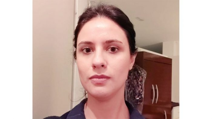 Femicidio de Paola Tacacho | «La mató el Estado»: indignación en Argentina por la muerte de una profesora de inglés apuñalada en plena calle por un exalumno que la acosó durante 5 años Femicidio de Paola Tacacho | «La mató el Estado»: indignación en Argentina por la muerte de una profesora de inglés apuñalada en plena calle por un exalumno que la acosó durante 5 años
