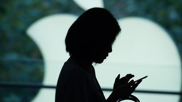 Apple pagará US$113 millones para resolver una demanda por hacer más lentos sus modelos más antiguos Apple pagará US$113 millones para resolver una demanda por hacer más lentos sus modelos más antiguos