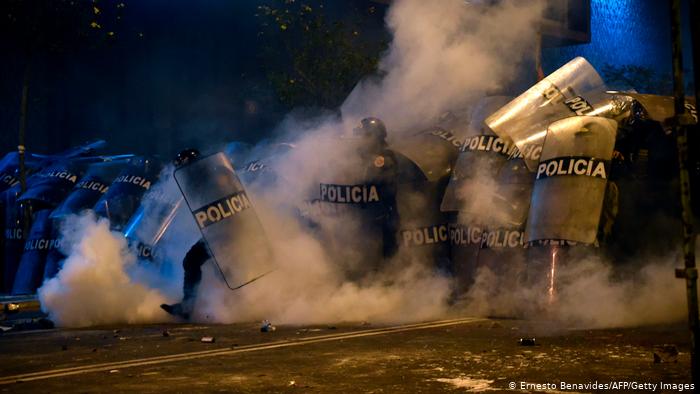 Presidente de Perú promete justicia a familiares de víctimas de represión policial Presidente de Perú promete justicia a familiares de víctimas de represión policial