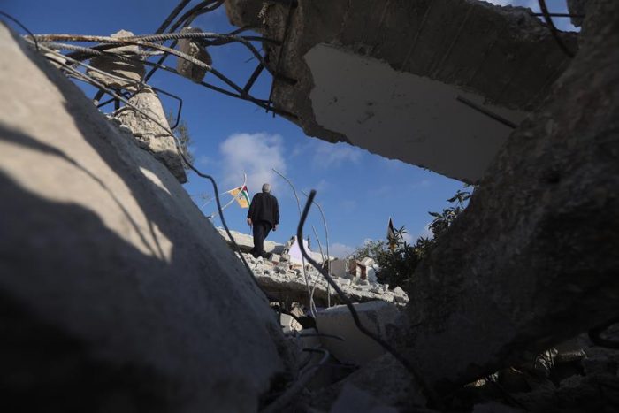Transversal grupo de parlamentarios critican carta enviada a Piñera en donde le piden que interceda en conflicto Palestino-Israelí Transversal grupo de parlamentarios critican carta enviada a Piñera en donde le piden que interceda en conflicto Palestino-Israelí