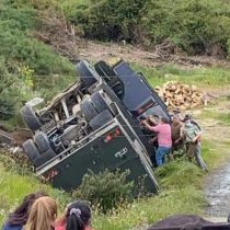 Al menos cuatro carabineros lesionados tras volcamiento de carro lanzaguas en la comuna de Lebu