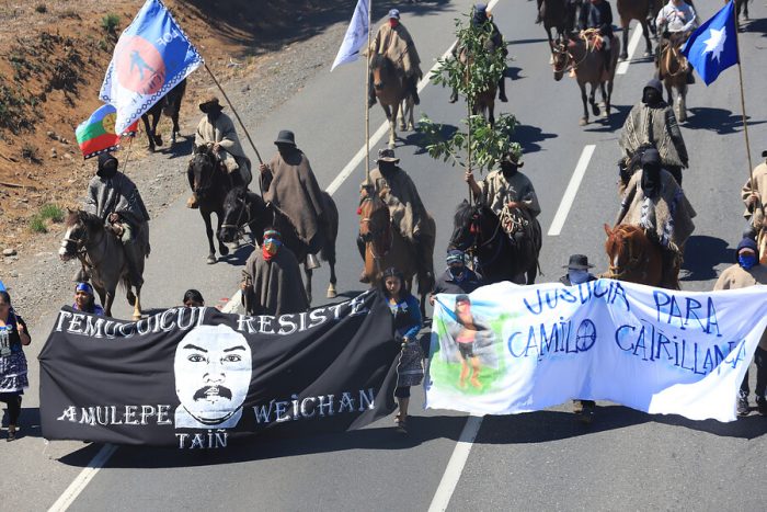 Racismo profundo versus reconocimiento ancestral: estudio revela las dos trincheras en redes sociales respecto al conflicto en territorio mapuche Racismo profundo versus reconocimiento ancestral: estudio revela las dos trincheras en redes sociales respecto al conflicto en territorio mapuche